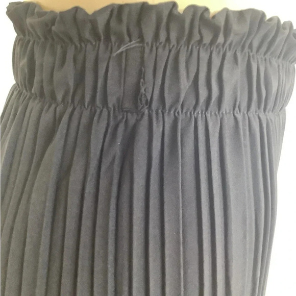 New Mix Pleated Elastic Waist Crop Pants Preowned - Picture 4 of 5